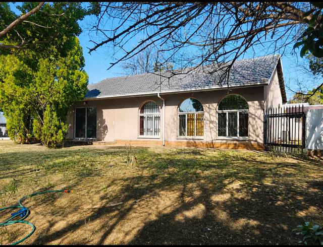 3 BEDROOM HOUSE FOR SALE IN VANDERBIJLPARK SE 6